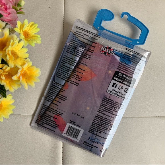 NWT FROZEN-ELSA SuperSled Nylon FramelessKite-32”L - Picture 3 of 4